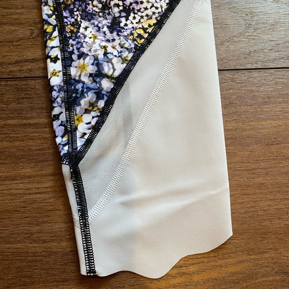 Lululemon Wunder Under Crop High Rise *Roll Down Scallop Full-On Luxtreme 23” - Picture 8 of 11